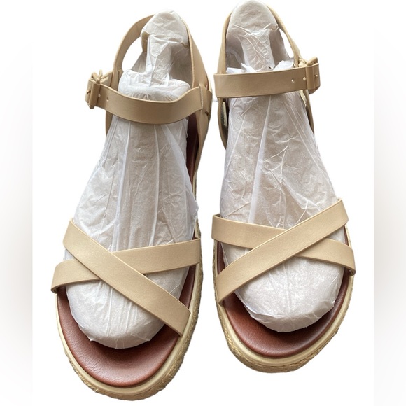 MIA Women Sandals - Picture 2 of 10